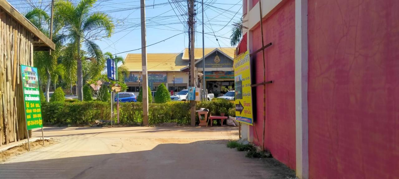 Rueangsrisiri Guesthouse 2 수코타이 외부 사진