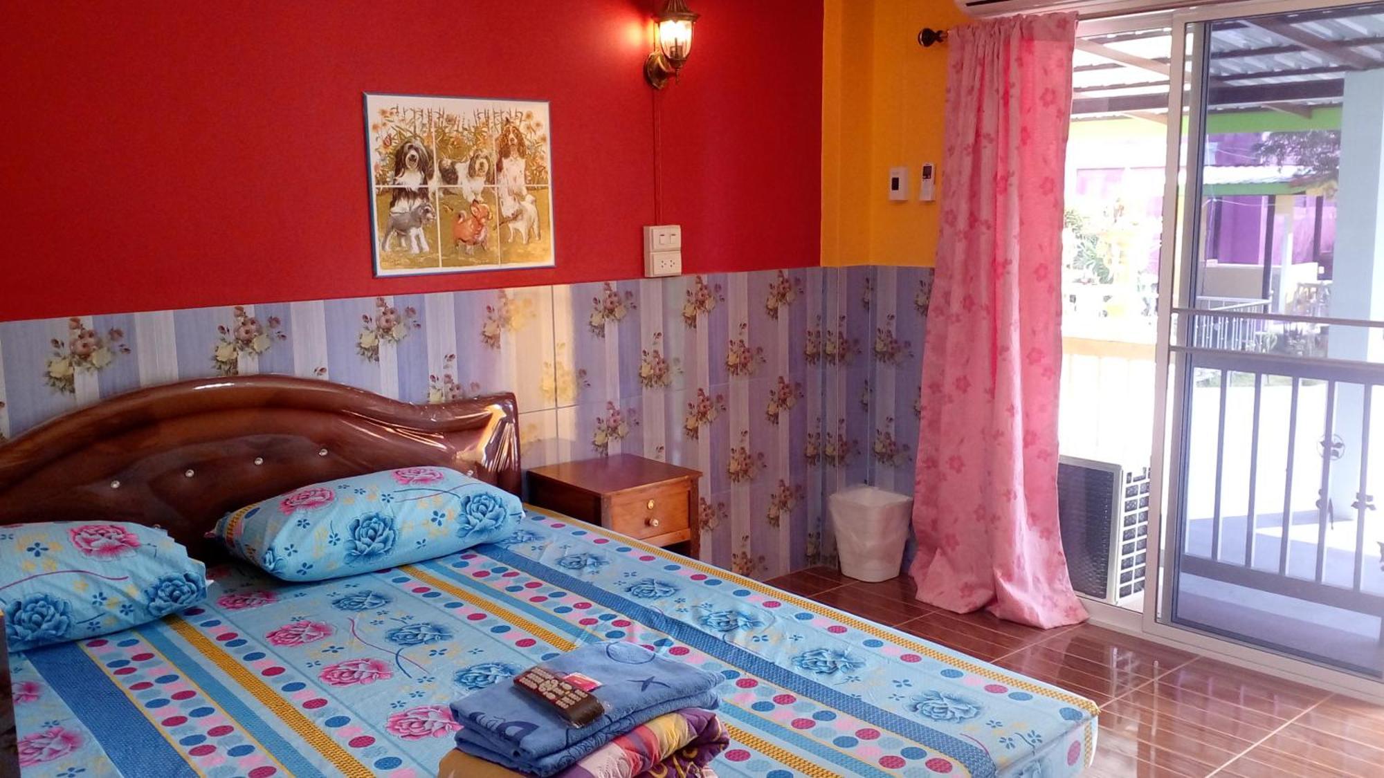Rueangsrisiri Guesthouse 2 수코타이 객실 사진