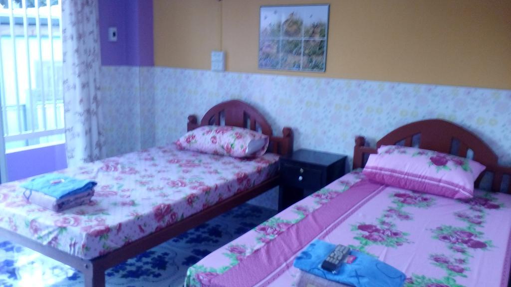 Rueangsrisiri Guesthouse 2 수코타이 외부 사진