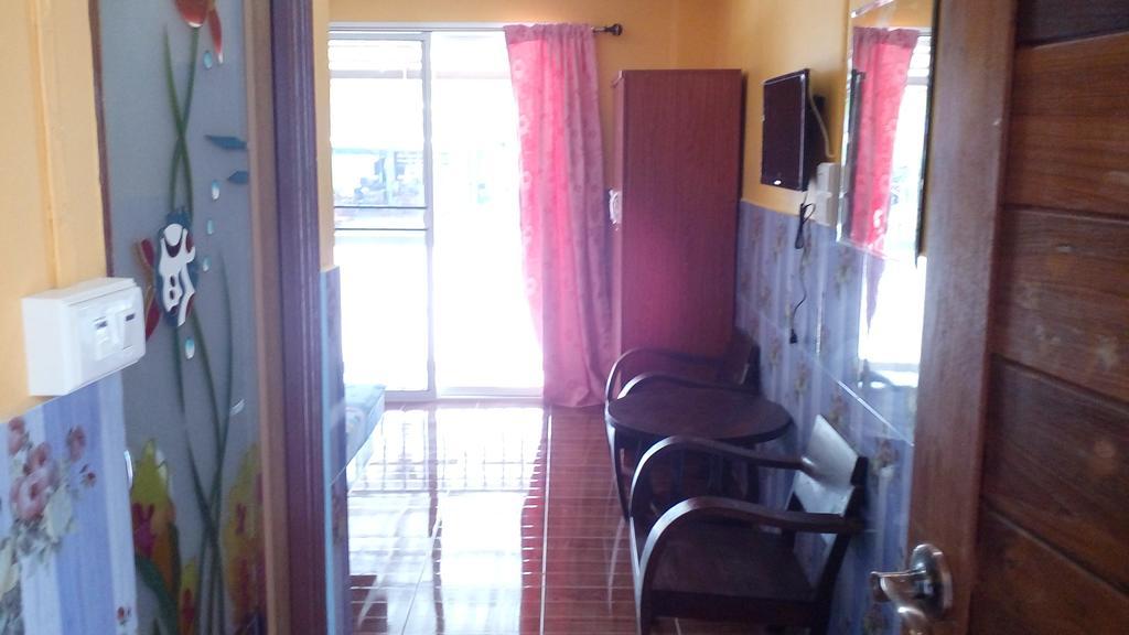 Rueangsrisiri Guesthouse 2 수코타이 외부 사진