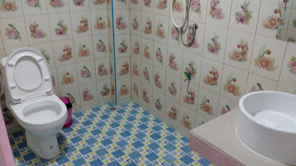 Rueangsrisiri Guesthouse 2 수코타이 외부 사진