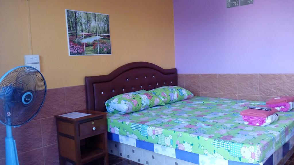 Rueangsrisiri Guesthouse 2 수코타이 외부 사진